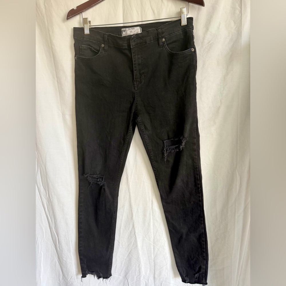 Free People 61855 16515125 Jeans Womens 29 Black Denim Skinny Distressed Pants. - Picture 2 of 5